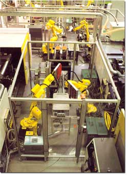 Промышленный робот FANUC выполняет задачу сборки изделия